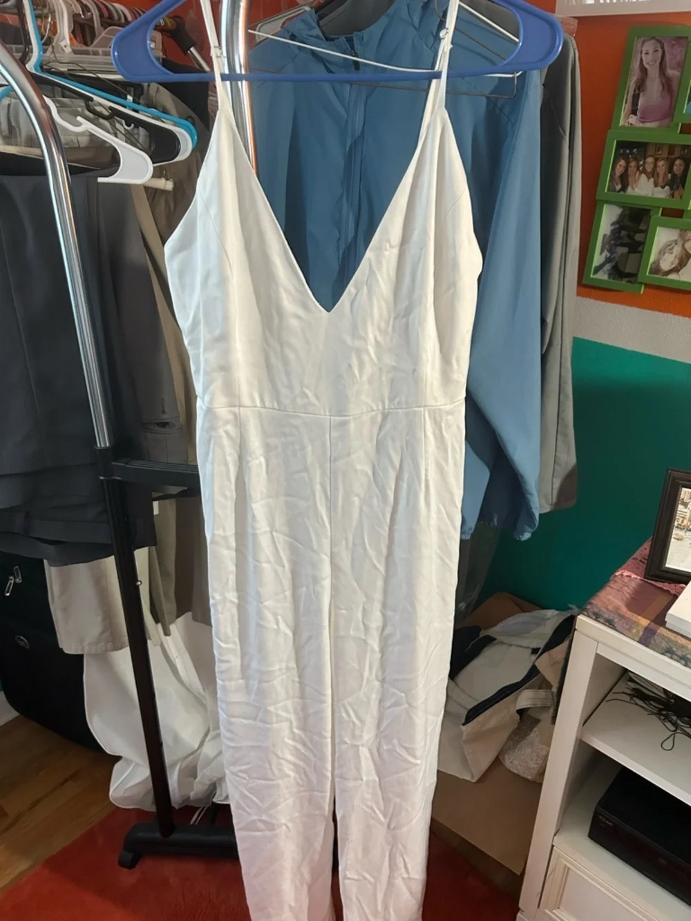 Women's White Bow Back V-Neck Wide-Leg Jumpsuit - Picture 6 of 7
